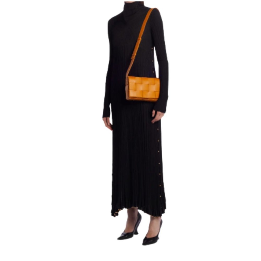 Bottega Veneta Intrecciato Leather Crossbody in Cognac Tan with COA and dustbag - Picture 3 of 15